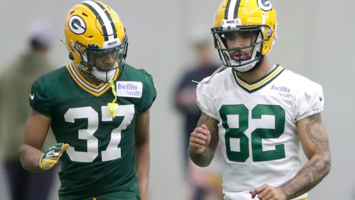 Carrington Valentine (37) and Jeff Cotton (Photo by USA Today Sports Images)